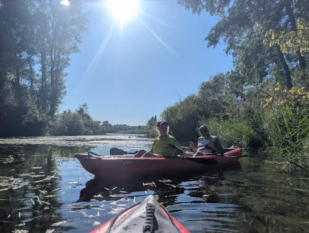 Photo de canoés sur la rivière d'Ain